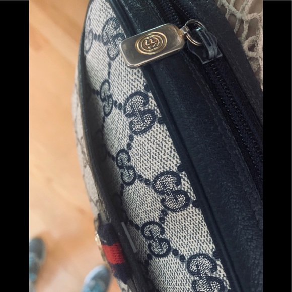 ❌❌SOLD❌❌ RARE design GorG CUCCI Crossbody EUC - Picture 5 of 8